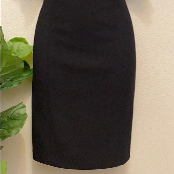 Black mini cocktail dress ruffle off shoulders - Picture 3 of 7